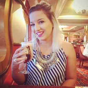 Meet your Posher, Casey